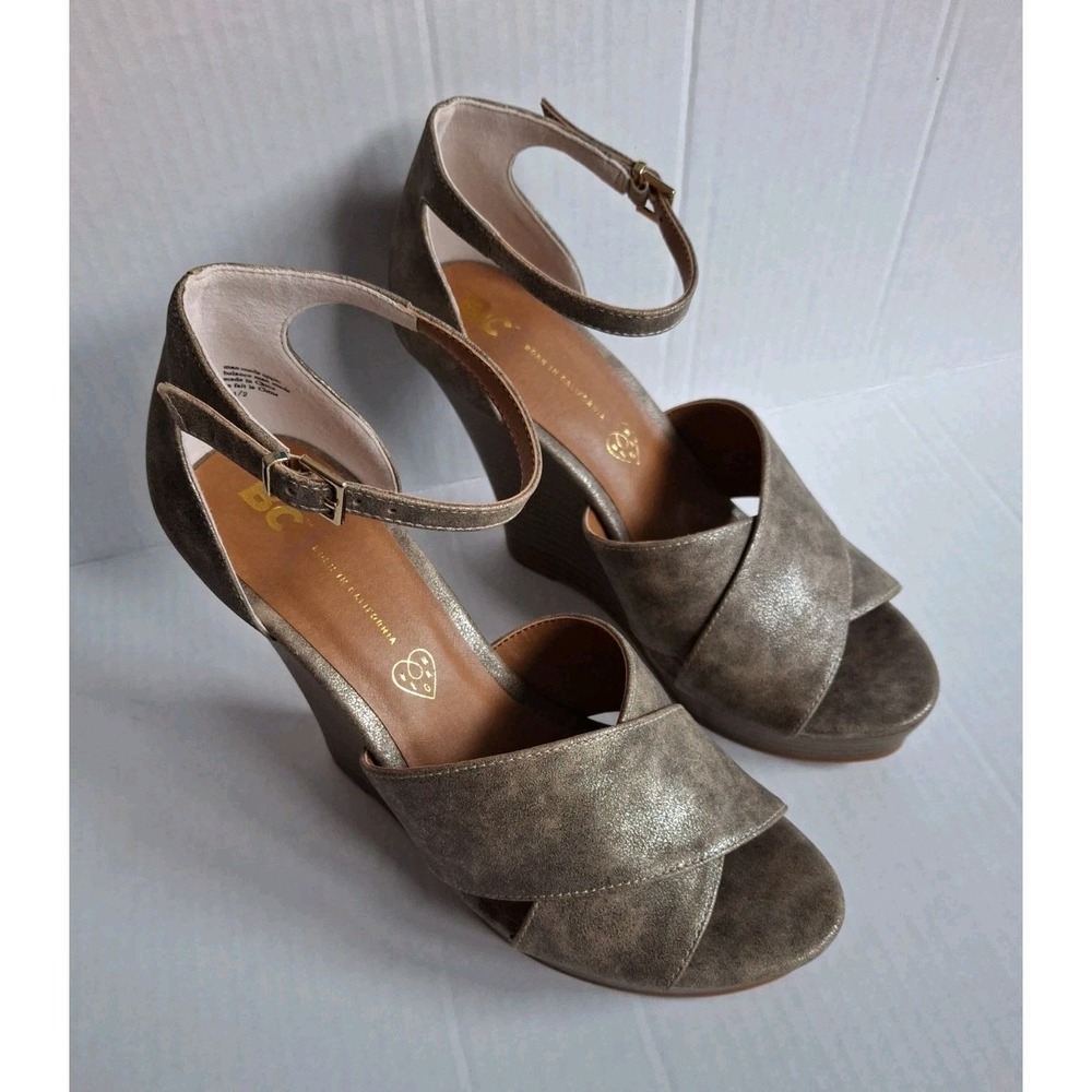 BC Born In California Gold Criss Cross strap Wedge  Womens‎ Platform Sandals 8½